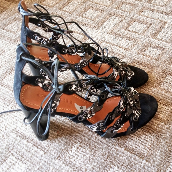 Coach Snakeskin Lace Up Leather Strappy Sandals - Picture 7 of 9